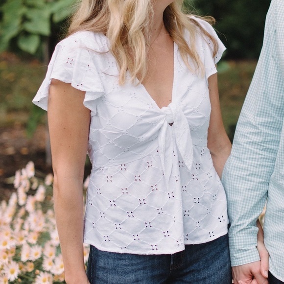 Abercrombie Knot Front Eyelet Blouse White Size Small - Picture 3 of 15